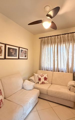 Casa de condomínio à venda com 360m², 3 quartos e 4 vagasSala de TV