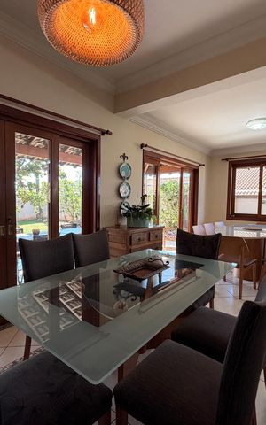 Casa de condomínio à venda com 360m², 3 quartos e 4 vagasSala de Jantar
