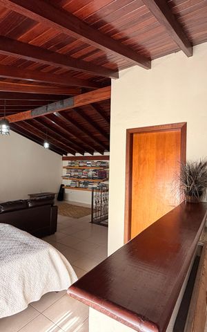 Casa de condomínio à venda com 360m², 3 quartos e 4 vagasSótão