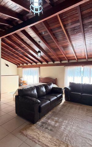 Casa de condomínio à venda com 360m², 3 quartos e 4 vagasSótão