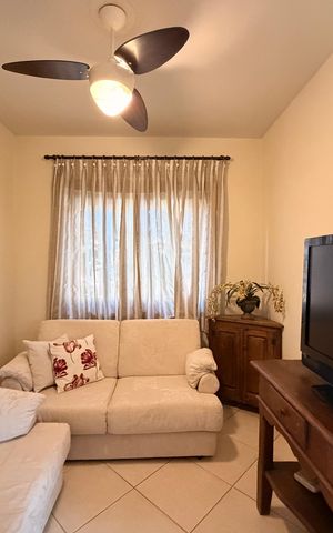 Casa de condomínio à venda com 360m², 3 quartos e 4 vagasSala de TV