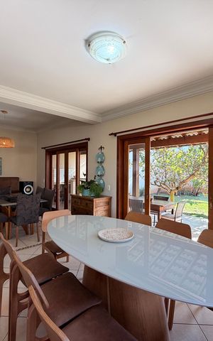 Casa de condomínio à venda com 360m², 3 quartos e 4 vagasSala de Jantar