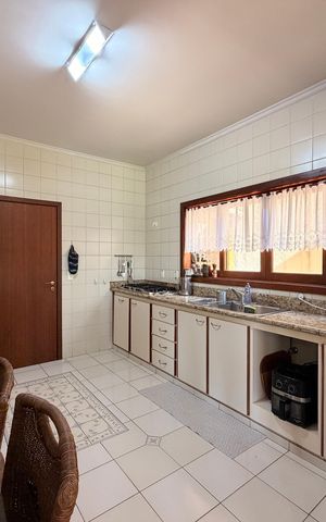 Casa de condomínio à venda com 360m², 3 quartos e 4 vagasCozinha