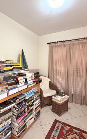 Casa de condomínio à venda com 360m², 3 quartos e 4 vagasEscritório