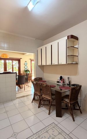 Casa de condomínio à venda com 360m², 3 quartos e 4 vagasCozinha