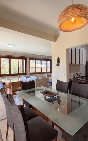 Casa de condomínio à venda com 360m², 3 quartos e 4 vagasSala de Jantar