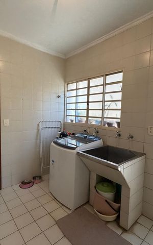 Casa de condomínio à venda com 360m², 3 quartos e 4 vagasÁrea de Serviço