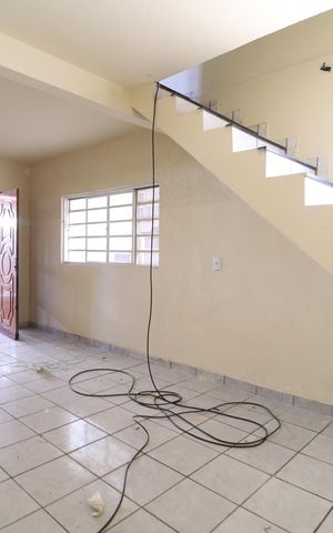 Casa para alugar com 280m², 4 quartos e 2 vagasSala
