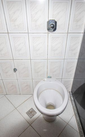 Casa à venda com 80m², 2 quartos e 1 vaga Casa à venda com 80m², 2 quartos e 1 vagaBanheiro