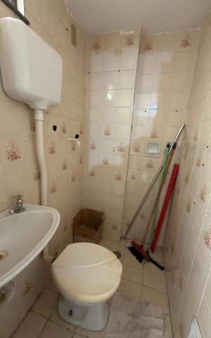 Apartamento à venda com 69m², 3 quartos e sem vaga Apartamento à venda com 69m², 3 quartos e sem vagaBanheiro de serviço