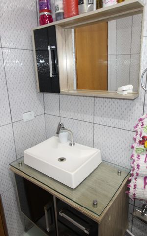 Casa à venda com 150m², 2 quartos e 2 vagasBanheiro 1