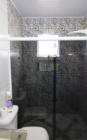 Casa à venda com 150m², 2 quartos e 2 vagasBanheiro 1