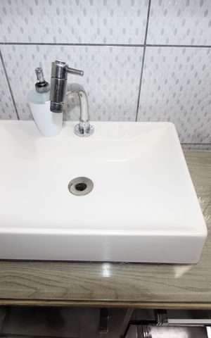 Casa à venda com 150m², 2 quartos e 2 vagasBanheiro 1