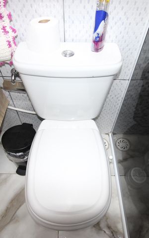 Casa à venda com 150m², 2 quartos e 2 vagasBanheiro 1