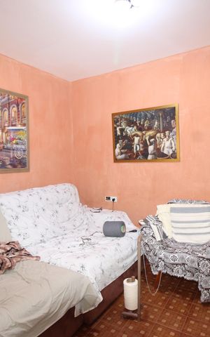 Casa à venda com 150m², 2 quartos e 2 vagasSala