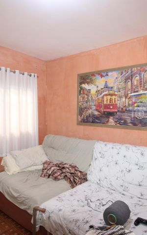 Casa à venda com 150m², 2 quartos e 2 vagasSala