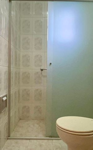 Apartamento à venda com 124m², 3 quartos e 2 vagas Apartamento à venda com 124m², 3 quartos e 2 vagasBanheiro 1