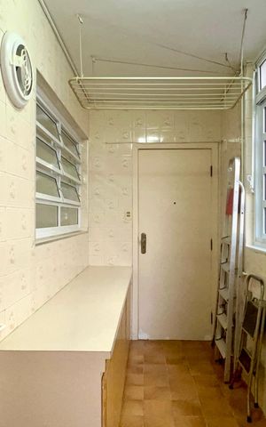 Apartamento à venda com 124m², 3 quartos e 2 vagas Apartamento à venda com 124m², 3 quartos e 2 vagasÁrea de Serviço