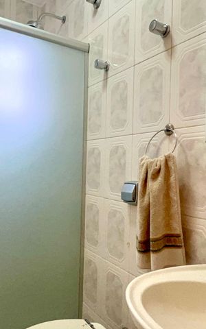 Apartamento à venda com 124m², 3 quartos e 2 vagas Apartamento à venda com 124m², 3 quartos e 2 vagasBanheiro 1