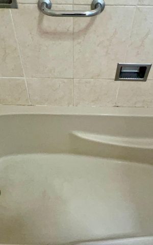 Apartamento à venda com 124m², 3 quartos e 2 vagas Apartamento à venda com 124m², 3 quartos e 2 vagasBanheiro 2