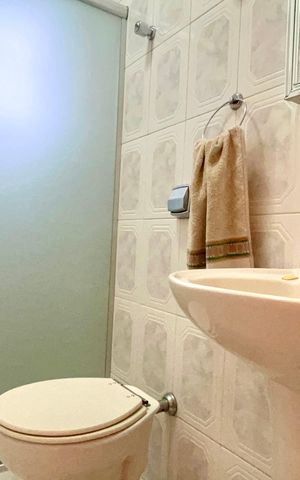 Apartamento à venda com 124m², 3 quartos e 2 vagas Apartamento à venda com 124m², 3 quartos e 2 vagasBanheiro 1
