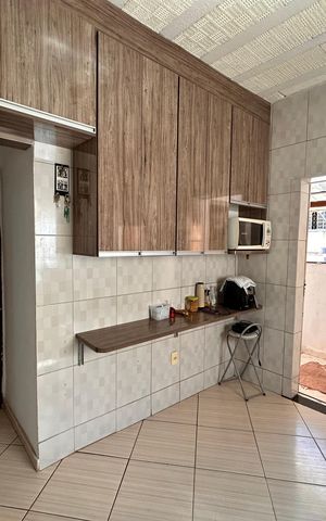 Casa à venda com 240m², 2 quartos e 1 vaga
