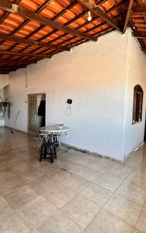 Casa à venda com 240m², 2 quartos e 1 vaga