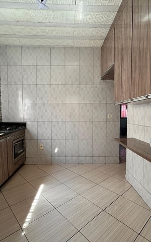 Casa à venda com 240m², 2 quartos e 1 vaga