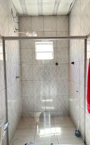 Casa à venda com 240m², 2 quartos e 1 vaga