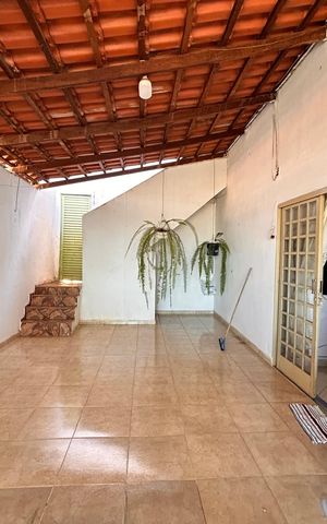 Casa à venda com 240m², 2 quartos e 1 vaga