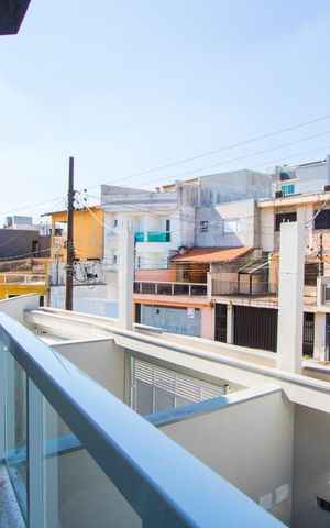 Casa à venda com 185m², 3 quartos e 4 vagas Casa à venda com 185m², 3 quartos e 4 vagasVaranda da sala