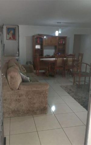 Casa à venda com 100m², 3 quartos e 2 vagas
