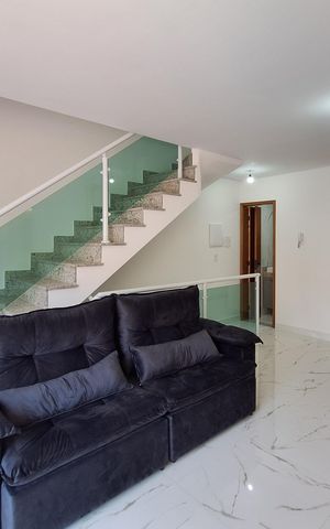 Casa à venda com 156m², 3 quartos e 3 vagas Casa à venda com 156m², 3 quartos e 3 vagasSala