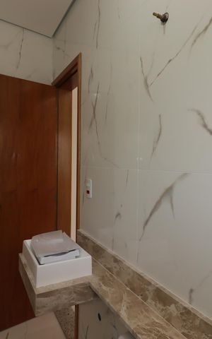 Casa à venda com 140m², 2 quartos e 3 vagasBanheiro de Serviço