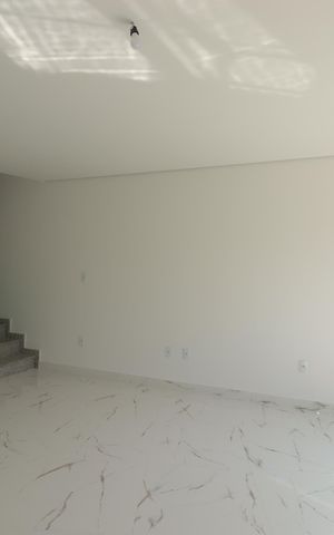 Casa à venda com 140m², 2 quartos e 3 vagasSala