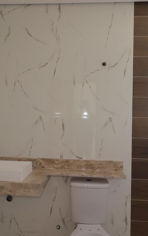 Casa à venda com 140m², 2 quartos e 3 vagasBanheiro da Suíte 2