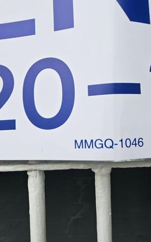 Casa à venda com 101m², 2 quartos e 2 vagas Casa à venda com 101m², 2 quartos e 2 vagasPlaca