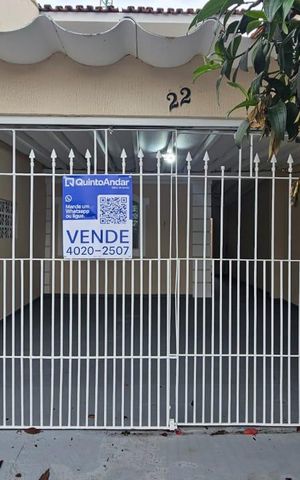 Casa à venda com 101m², 2 quartos e 2 vagas Casa à venda com 101m², 2 quartos e 2 vagasFachada