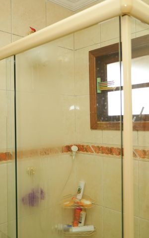 Casa à venda com 338m², 4 quartos e 4 vagasBanheiro 1 - Suíte - Quarto 3