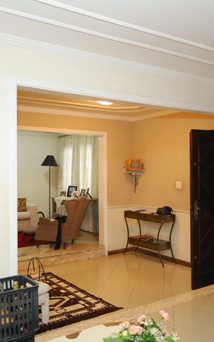 Casa à venda com 338m², 4 quartos e 4 vagasSala 1