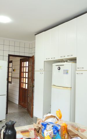 Casa à venda com 338m², 4 quartos e 4 vagasCozinha
