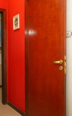 Casa à venda com 338m², 4 quartos e 4 vagasBanheiro 4