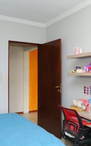 Casa à venda com 338m², 4 quartos e 4 vagasQuarto 2