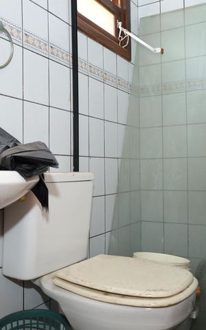Casa à venda com 338m², 4 quartos e 4 vagasBanheiro 5