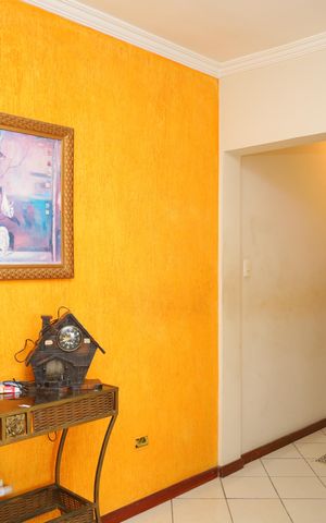 Casa à venda com 338m², 4 quartos e 4 vagasHall entre quartos