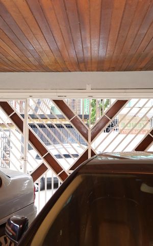 Casa à venda com 338m², 4 quartos e 4 vagasGaragem