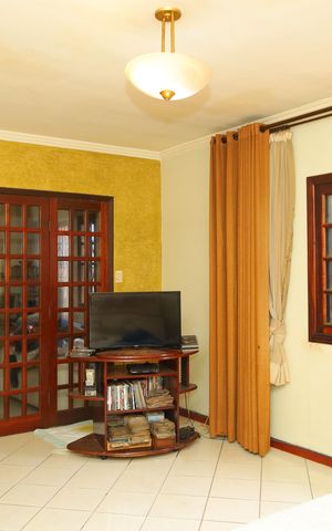 Casa à venda com 338m², 4 quartos e 4 vagasQuarto 3 - Suíte