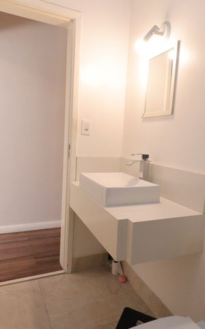 Casa à venda com 150m², 4 quartos e 2 vagasBanheiro 2