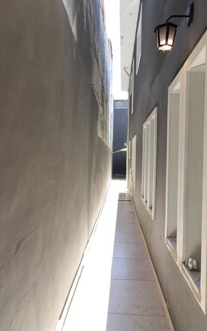 Casa à venda com 150m², 4 quartos e 2 vagasCorredor Externo