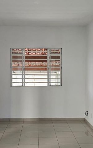 Casa à venda com 141m², 3 quartos e 2 vagas Casa à venda com 141m², 3 quartos e 2 vagasSala